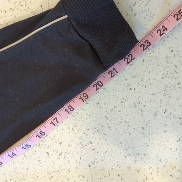 2 Pairs!! EUC Under Armour track pants. - Picture 3 of 5